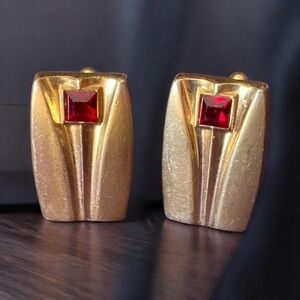 Speidel gold tone with red rhinestone men’s cuff links. Vintage